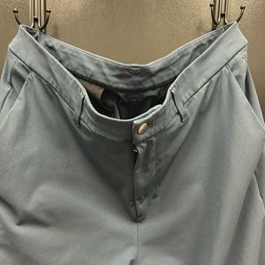 Lululemon man’s pant blue. Good condition